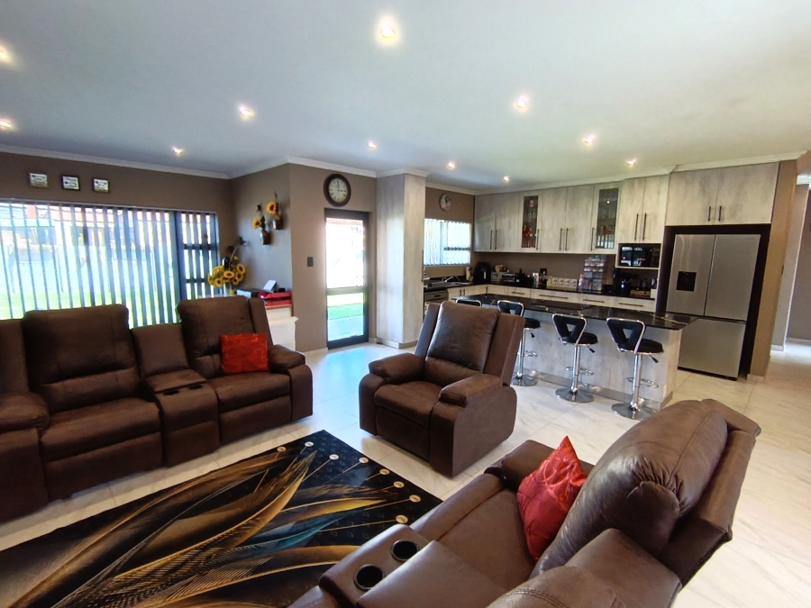 3 Bedroom Property for Sale in Wavecrest Eastern Cape